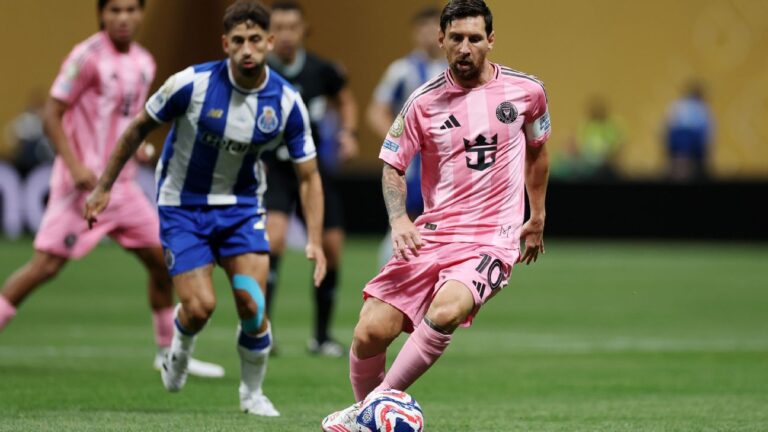 Torcedores viajaram até 9 mil quilômetros só para ver Messi no Mundial