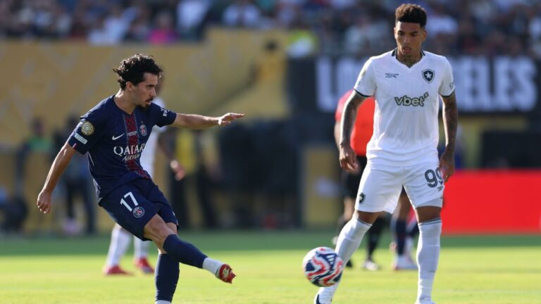 ‘Chutão’ para o ataque: entenda a saída de bola inusitada do PSG contra Botafogo
