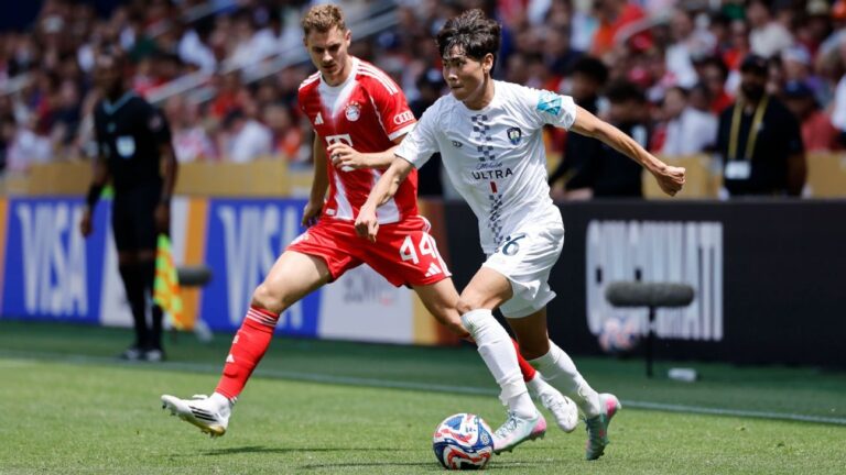 Jogador do Auckland conta segredos de como se divide entre emprego e futebol