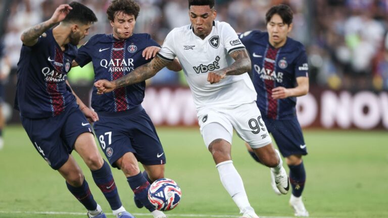 Jornal detona brasileiro na vitória do Botafogo sobre o PSG