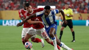 Em jogo ‘insano’, Porto e Al Ahly empatam e são eliminados do Mundial de Clubes