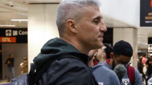 Crespo é apresentado no São Paulo, diz como mudou e dá aviso à torcida
