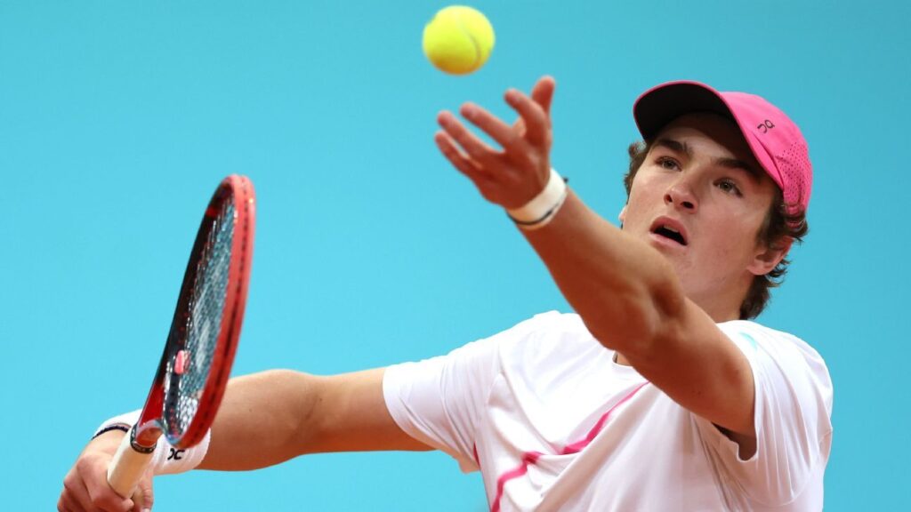 João Fonseca x Taylor Fritz: onde assistir ao vivo e horário do jogo pelo Eastbourne Open