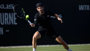 ‘Velho conhecido’, adversário de João Fonseca em Wimbledon já bateu Alcaraz e Sinner