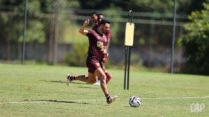 Hoje no Athletico-PR, Giuliano lembra quando ficou preso na Arábia
