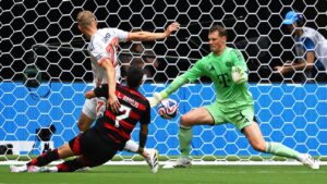 Rafinha revela mensagem de Neuer sobre Flamengo e diz o que impressionou goleiro