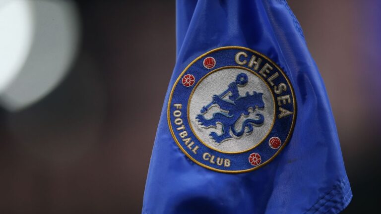 Chelsea anuncia venda de goleiro para rival da Premier League
