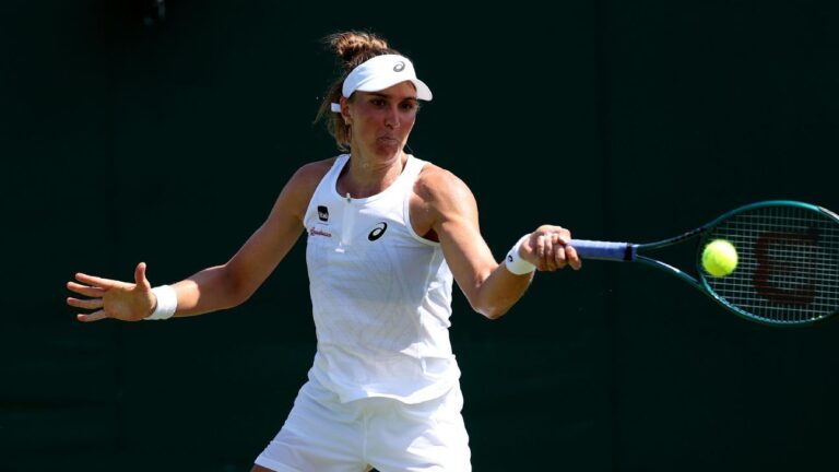 Bia Haddad Maia cai para húngara e se despede de Wimbledon