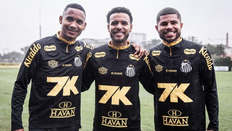 Jogadores do time de Neymar na Kings League treinam no Santos