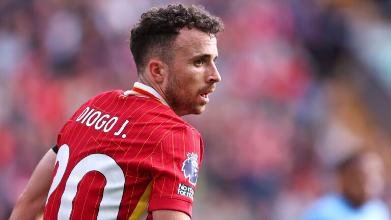 Liverpool presta homenagem e aposenta camisa 20 de Diogo Jota: ‘Imortalizado’