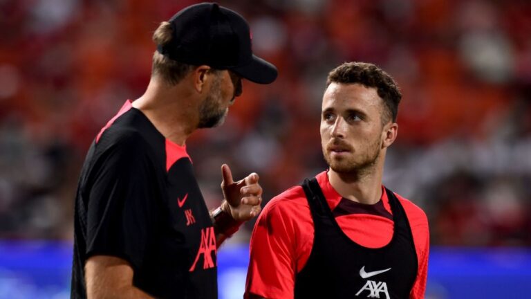 Técnico de Jota no Liverpool, Klopp desabafa após tragédia
