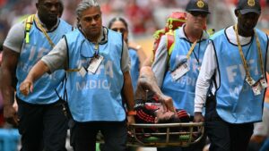 Após cirurgia, Pulgar, do Flamengo, tem prazo definido para voltar ao Brasil