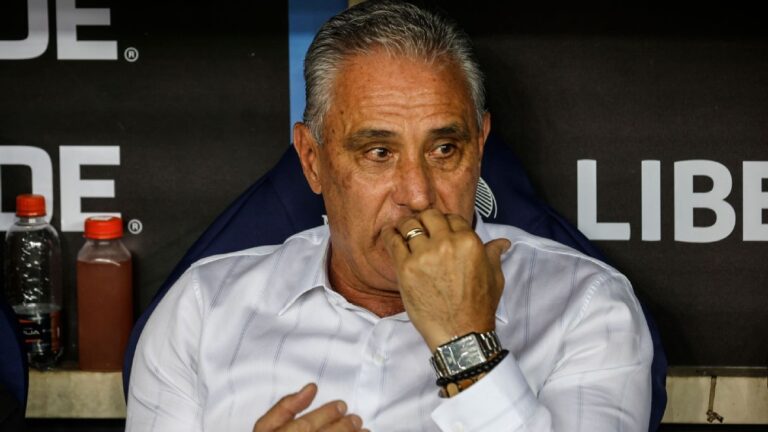 Tite despista sobre ofertas para voltar ao futebol: ‘Quer saber demais’