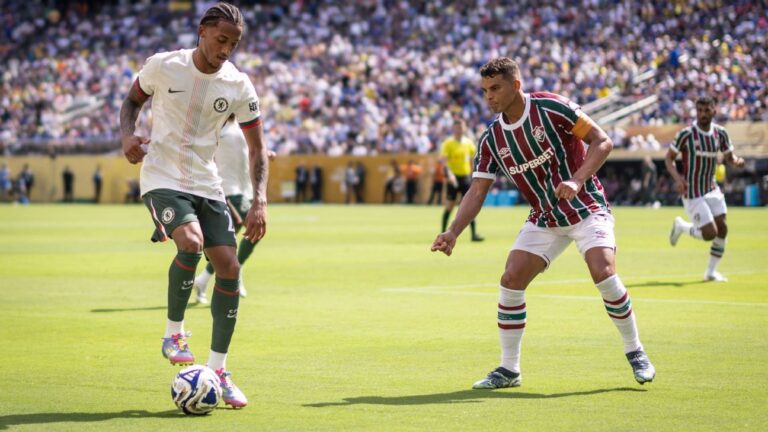 Por que Chelsea pôde contratar João Pedro no Mundial e brasileiros não?