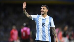 Paredes, campeão do mundo com a seleção da Argentina, volta ao Boca Juniors