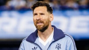 Barcelona quer contar com Messi em reabertura do Camp Nou