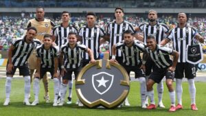 Botafogo oficializa venda de zagueiro Jair ao Nottingham Forest