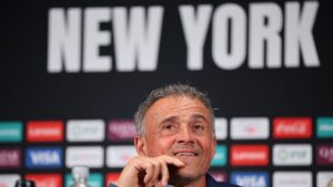 Luis Enrique ironiza elogios ao PSG antes da final do Mundial